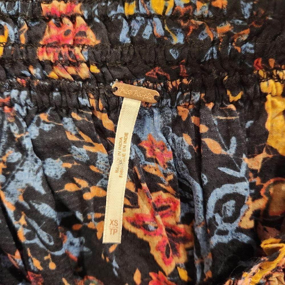 FREE PEOPLE Free Spirit Floral Off Shoulder Top XS Womens Black - Picture 7 of 7